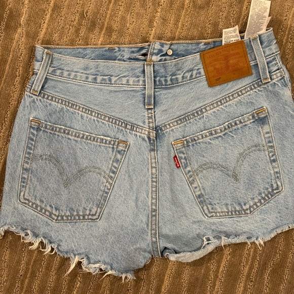 Levi’s Size 28 Denim Distressed Mini Women Shorts - Picture 6 of 9
